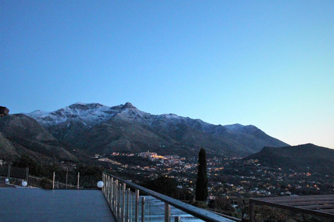 Villa Treglia B&B Formia Exterior foto